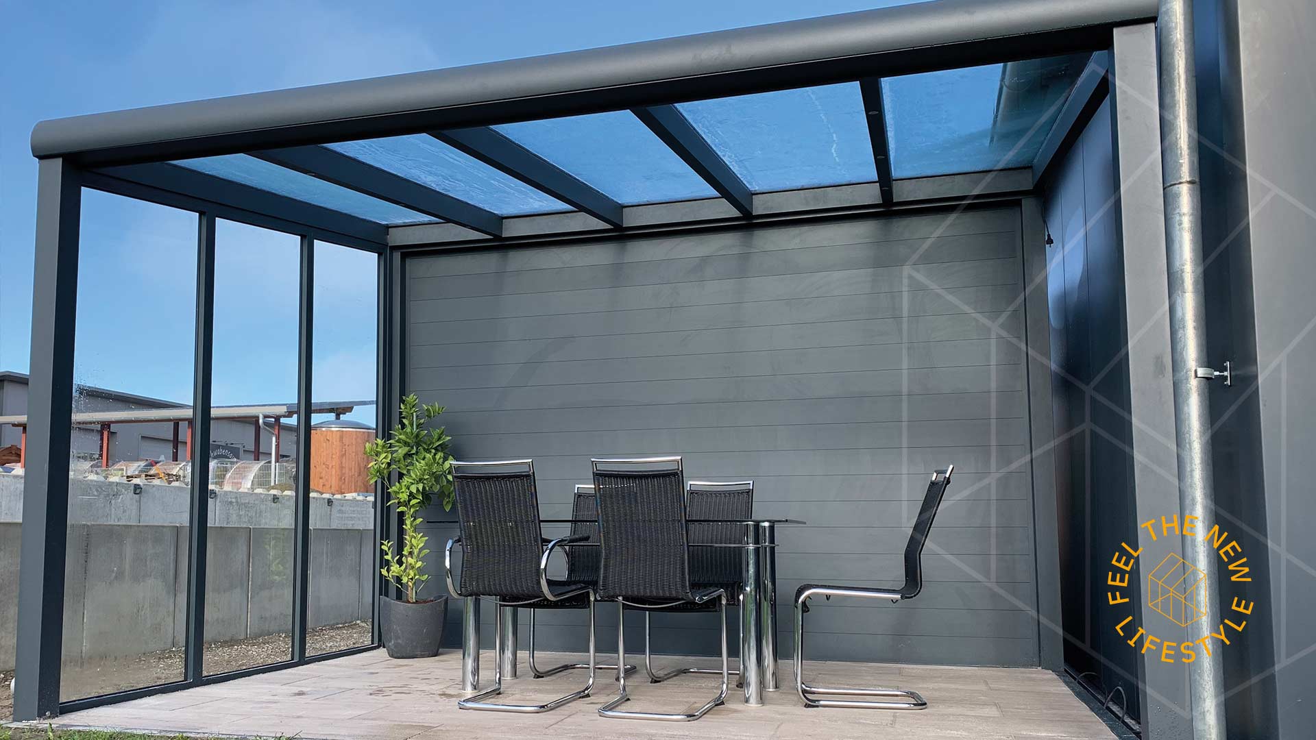 Terrassenüberdachung aus Aluminium in Anthrazit